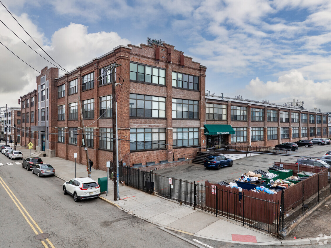 300 Communipaw Ave - The Foundry