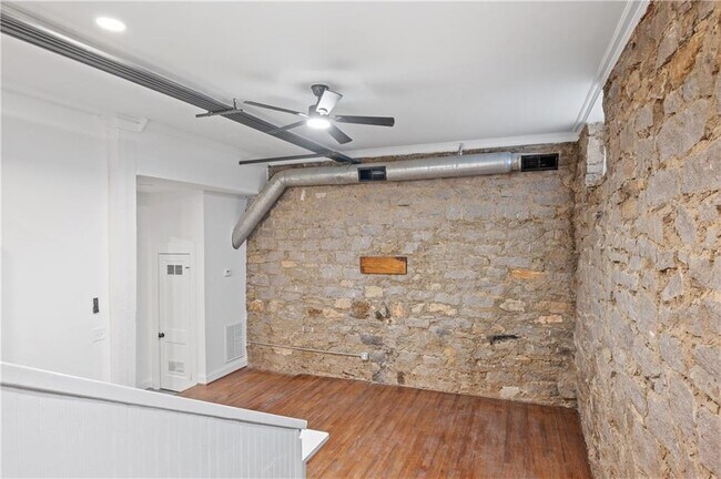 Foto del edificio - 360 Ponce De Leon Ave NE