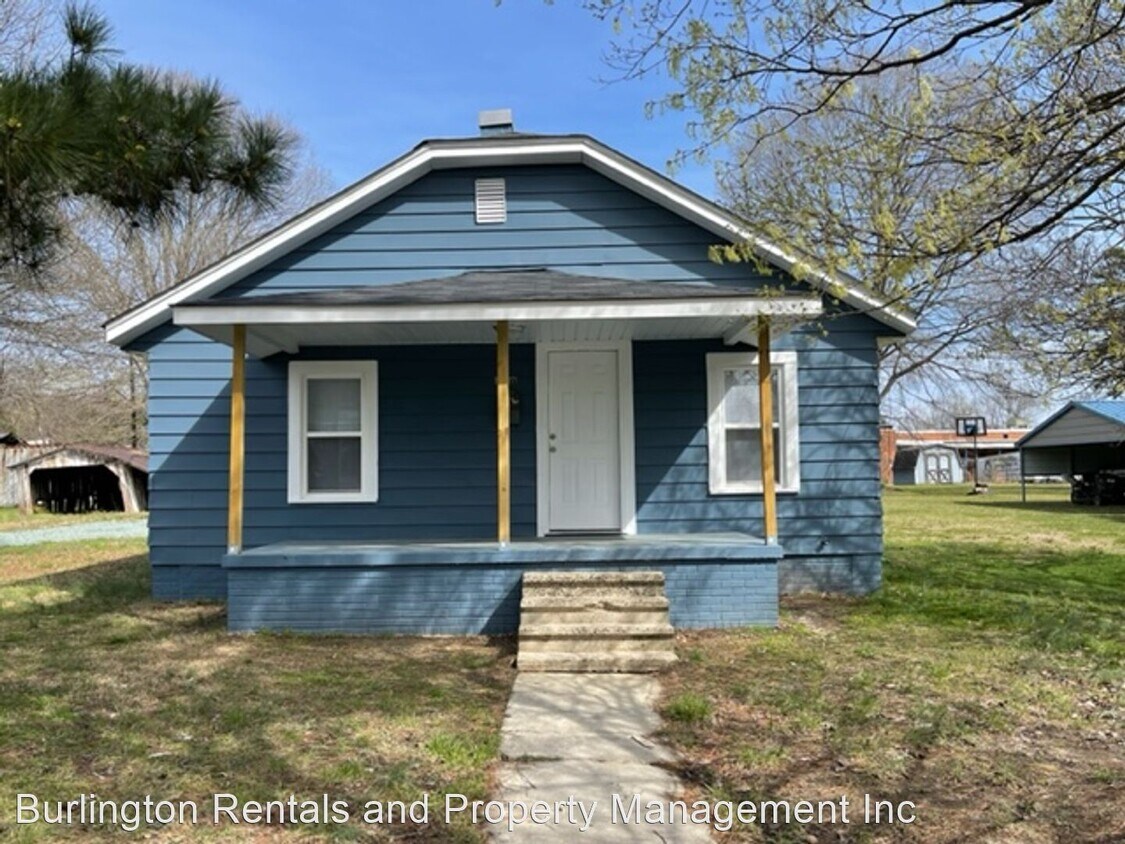 2 br, 1 bath House 520 E Parker St House for Rent in Graham, NC