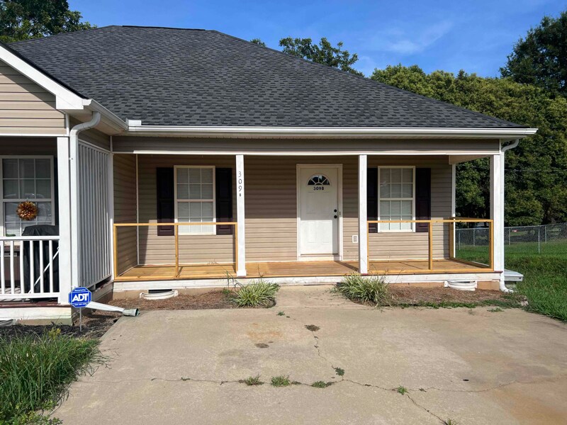 Primary Photo - 309 W Beattie St