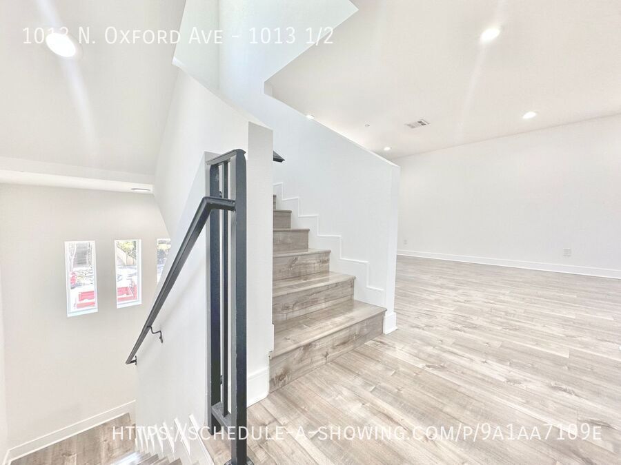 Foto principal - Beautiful new modern 3 story townhome 3 Be...