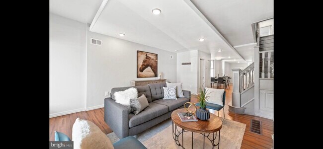 Photo - 5808 Chestnut St House