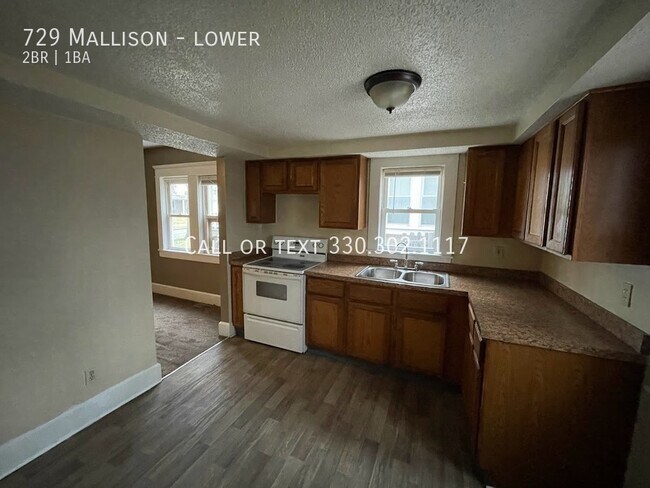 Building Photo - Two bedroom one bathroom apartment for rent