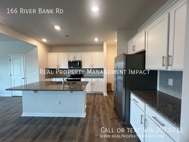 Foto del edificio - 166 River Bank Rd
