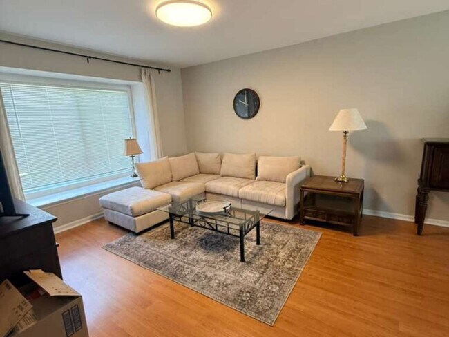 Foto del edificio - 2338 Woodview Ln