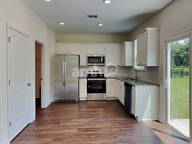 Building Photo - 5783 Hampton Creek Rd