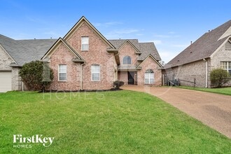 Building Photo - 6706 Einat Cove