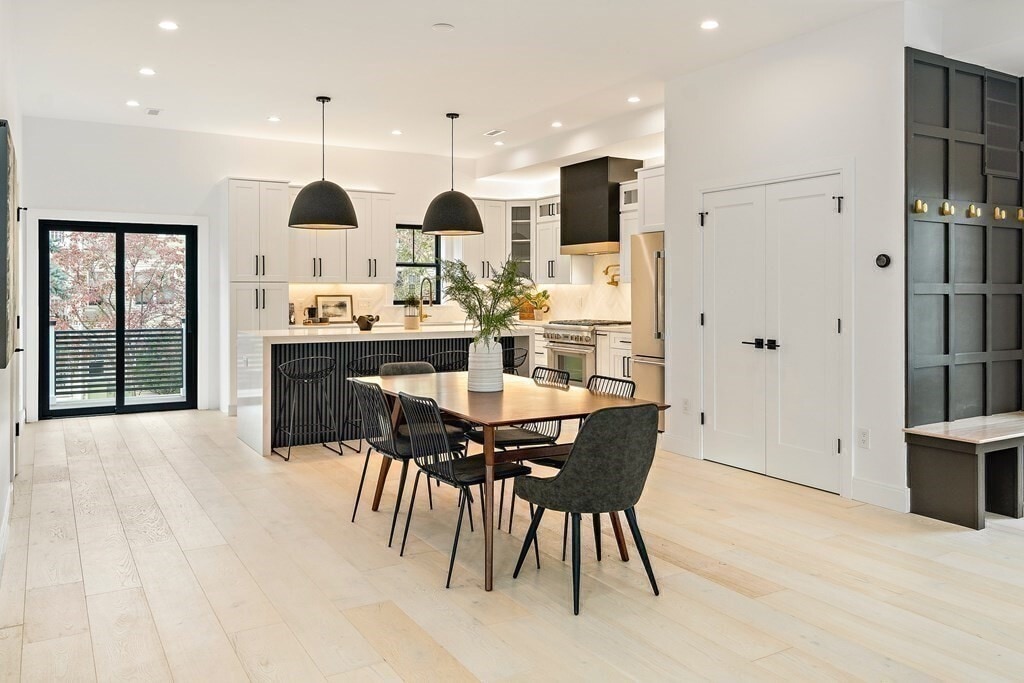 Primary Photo - 19 Woodbine St