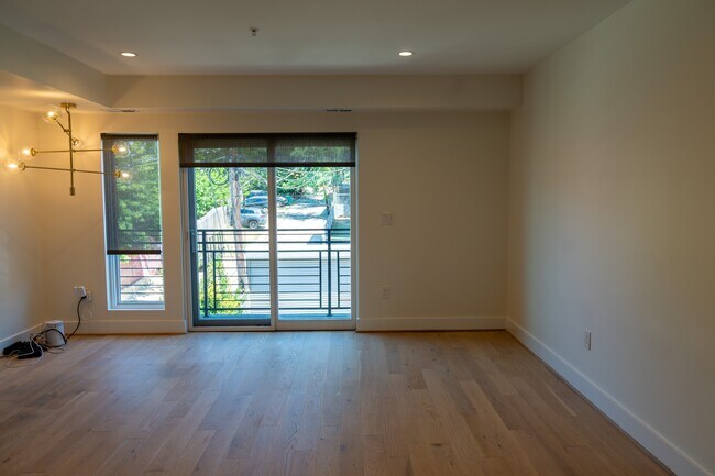 Foto del edificio - 1631 Montello Ave NE