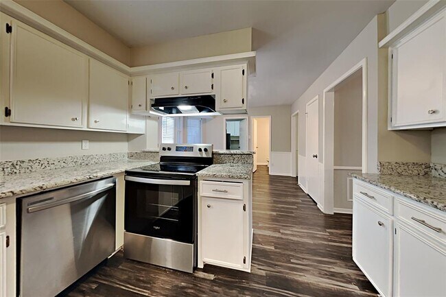 Foto del edificio - 17810 Birch Forest Ln