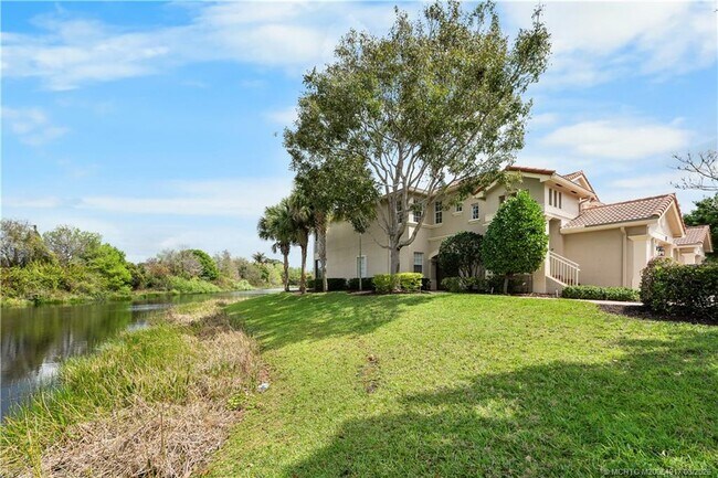 Foto del edificio - 691 SW Glen Crest Way