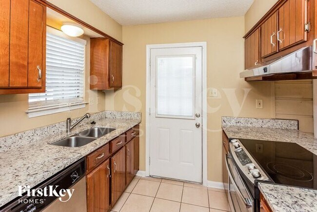 Foto del edificio - 6761 Bent Tree Ave
