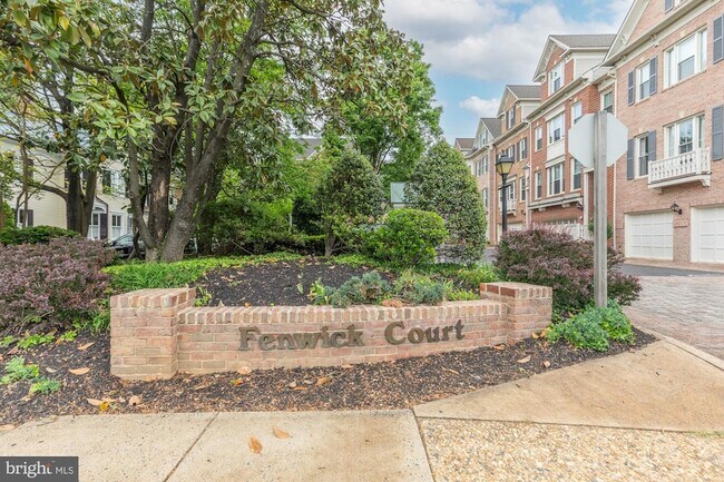 Foto del edificio - 2310 N Van Buren Ct