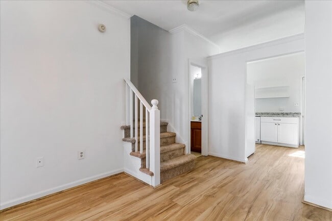 Building Photo - 1310 Hampshire Dr