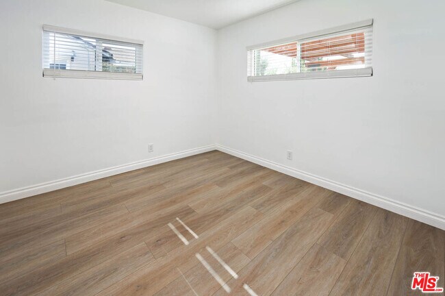 Building Photo - 1436 W 152nd St