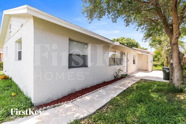 Building Photo - 220 Broward Ave