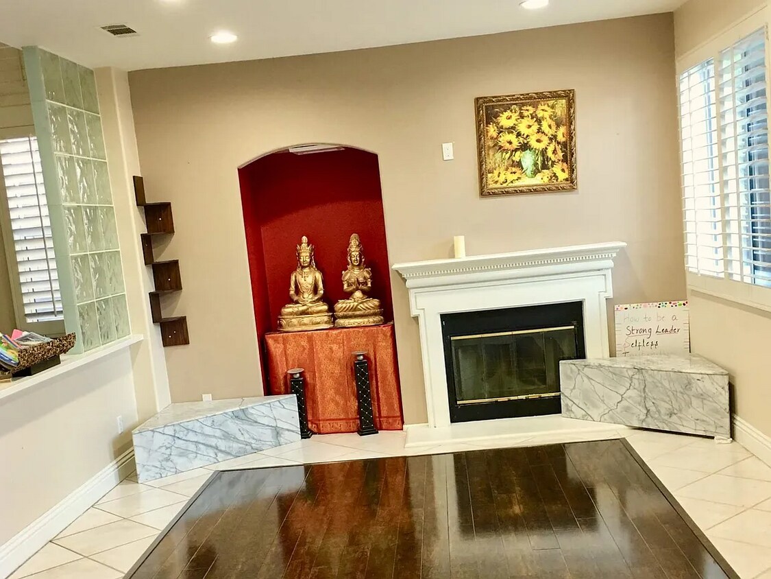 Foto principal - 6693 Cowboy St
