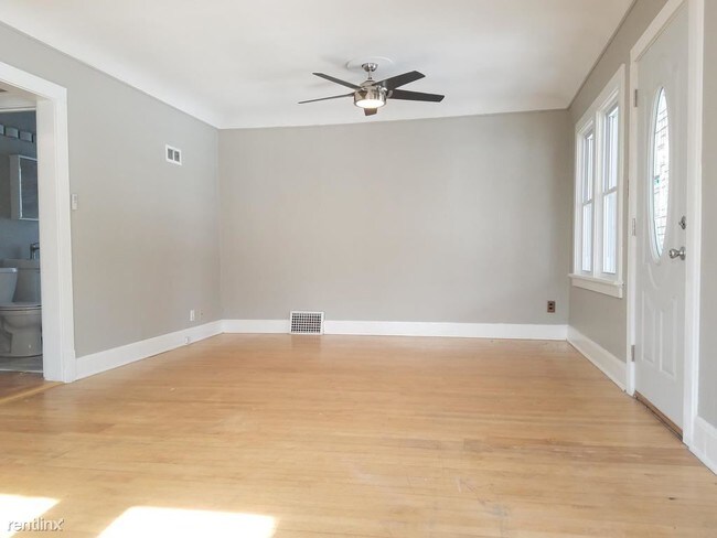 Building Photo - 6229 N Garden Grove Ln