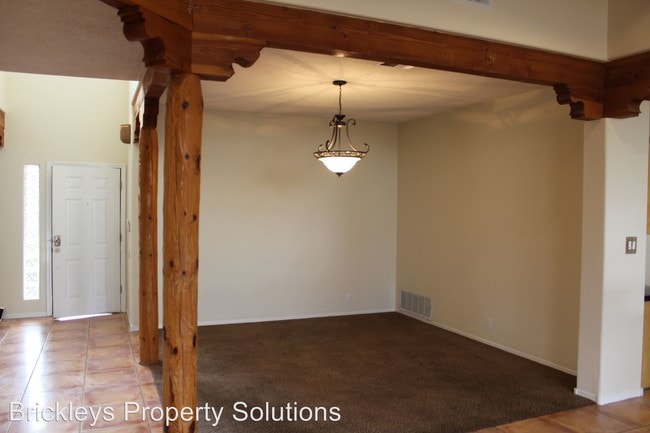 Foto del edificio - 5101 Pebble Rd NW