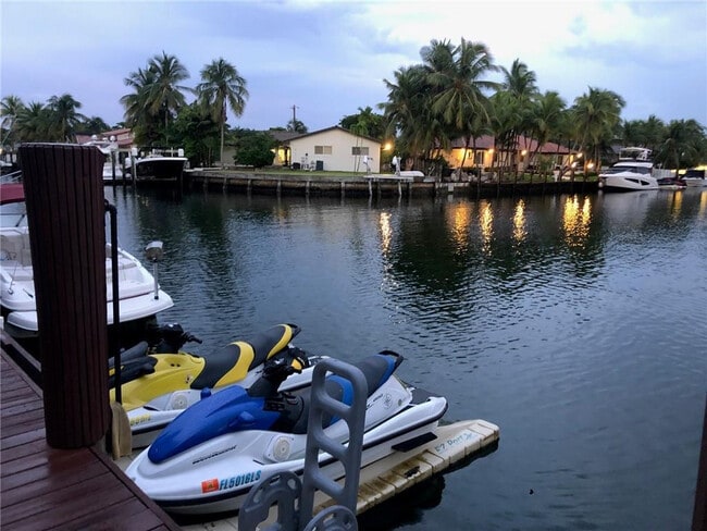 Foto del edificio - 2430 NE 135th St