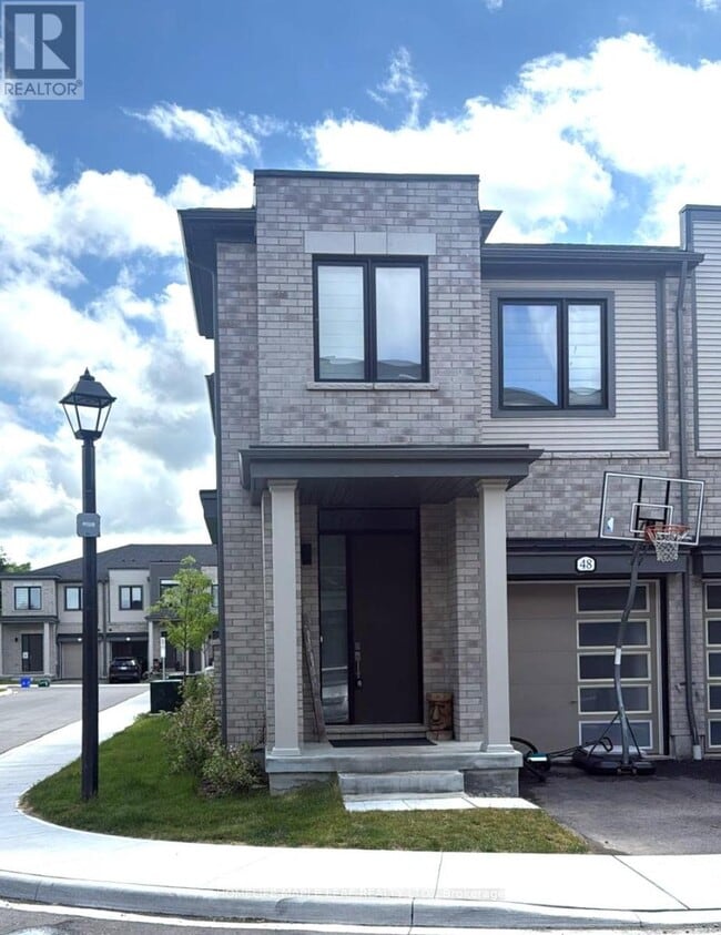 Building Photo - 48 Sorbara Wy