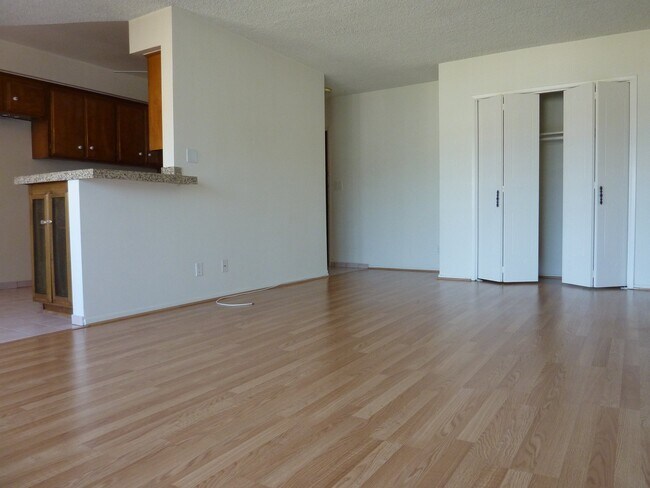 Foto del edificio - 2055 Rodney Dr