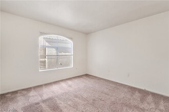 Building Photo - 4555 E Sahara Ave