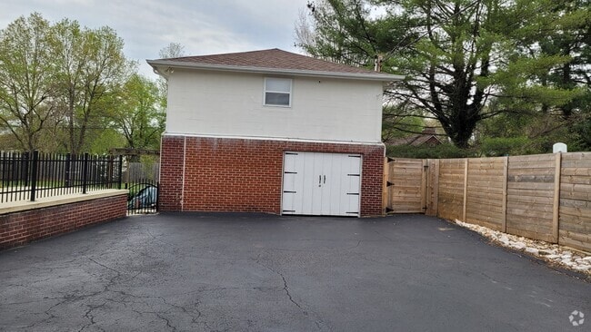 Building Photo - 5220 Jacksboro Pike