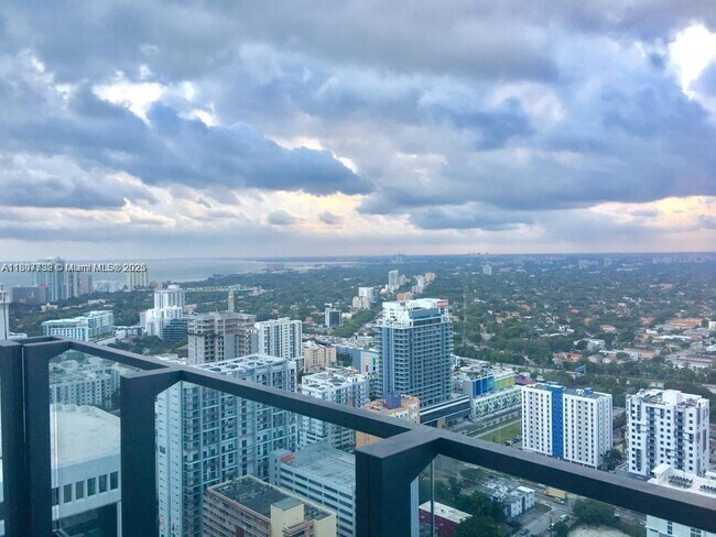 Foto del edificio - 88 SW 7th St