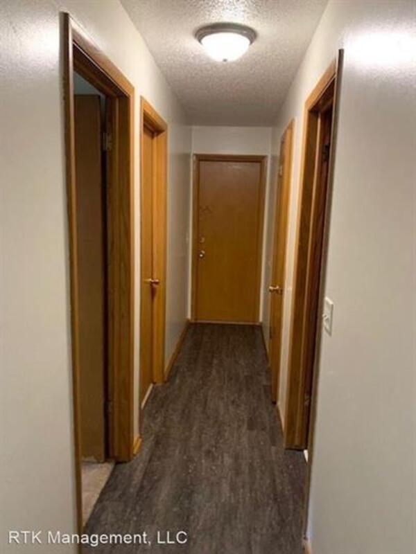 Foto del edificio - 7673 E River Rd