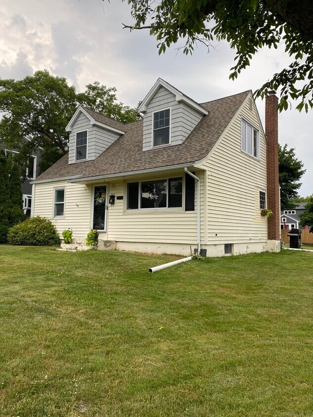 Primary Photo - 265 Lighthouse Ave