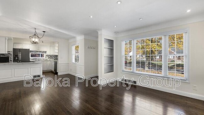 Foto del edificio - 2626 Windemere Rd