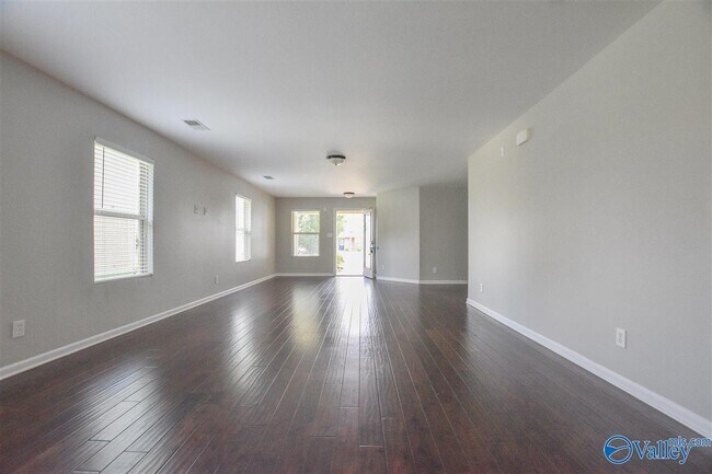 Building Photo - 189 Bermuda Lakes Dr