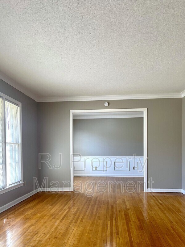 Foto del edificio - 3251 Powers Rd