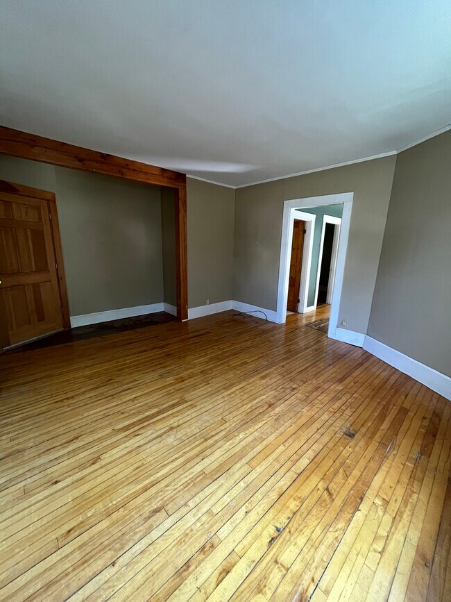 Living - 20 Somerset St