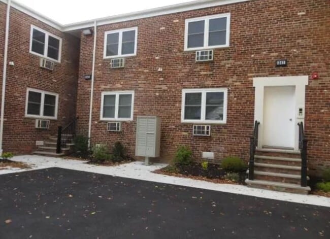 Building Photo - 341 Osborne Ter