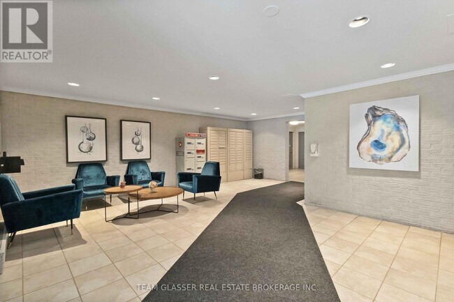 Photo du bâtiment - 530 Proudfoot Ln