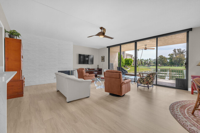 Building Photo - 910 Island Dr