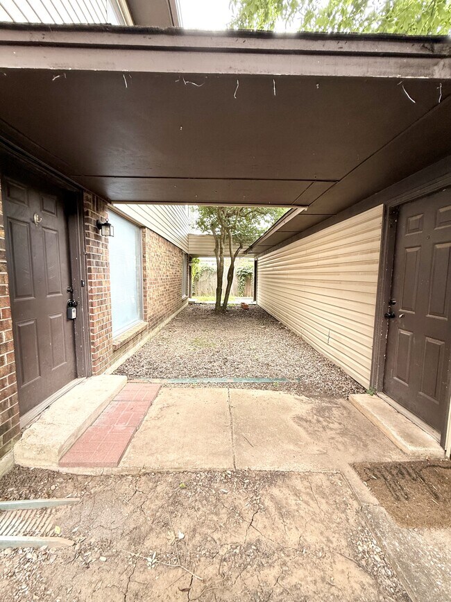 Foto del edificio - 1334 Eastgate Dr