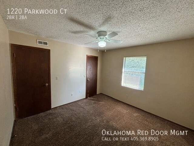 Building Photo - 1220 Parkwood Ct