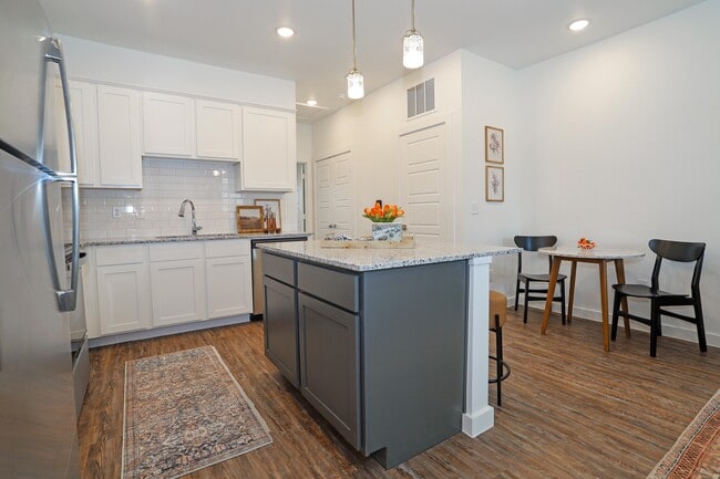 1 bed, 1 bath, 636 sq ft - The Hartley