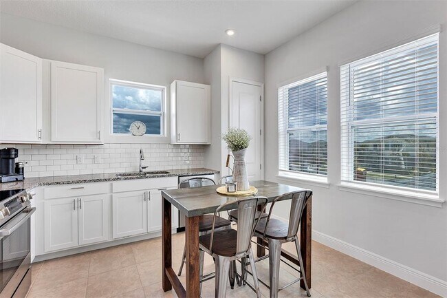 Foto del edificio - 6747 Bridgman St