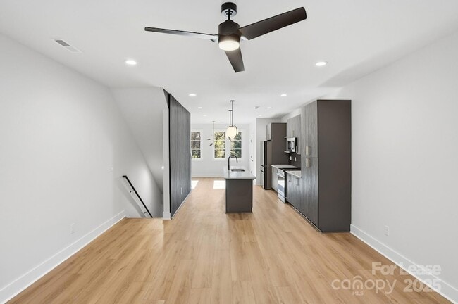 Foto del edificio - 1310 Carolyn Dr