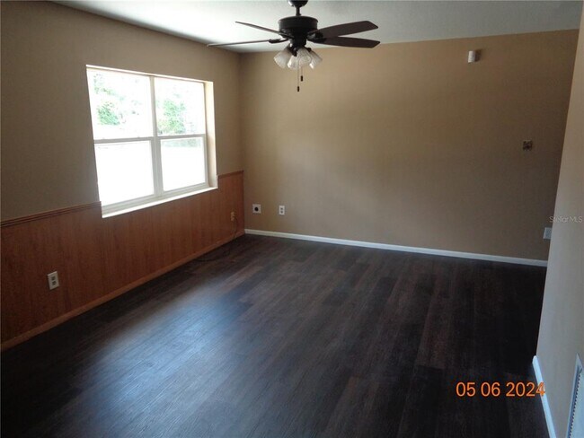 Building Photo - 231 Dogwood Ave