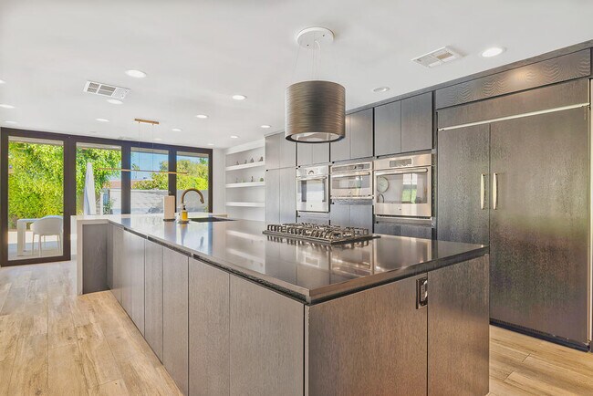 Foto del edificio - 12 Sussex Ct