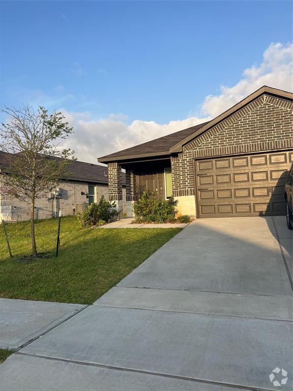 Building Photo - 24327 Elmwood Falls Dr