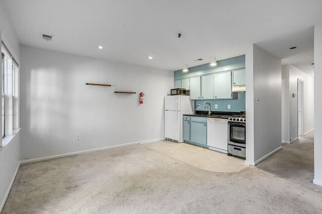 Building Photo - 1655 Park Rd NW