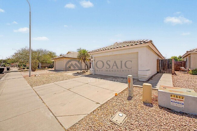 Building Photo - 1271 W Gail Dr