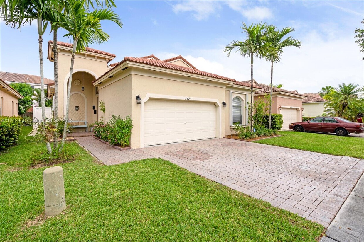 Primary Photo - 2223 Portofino Ave