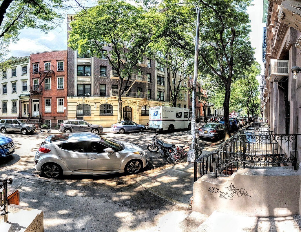 Foto principal - 237 E 5th St